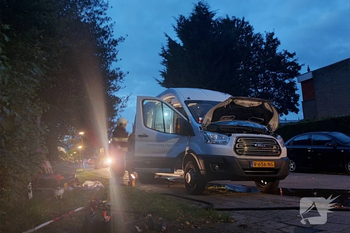 Brand in bestelbus snel geblust