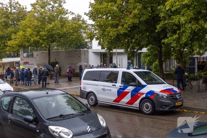 Man wordt niet goed tijdens vaccinatie griepprik in Protestantse kerk De Bron