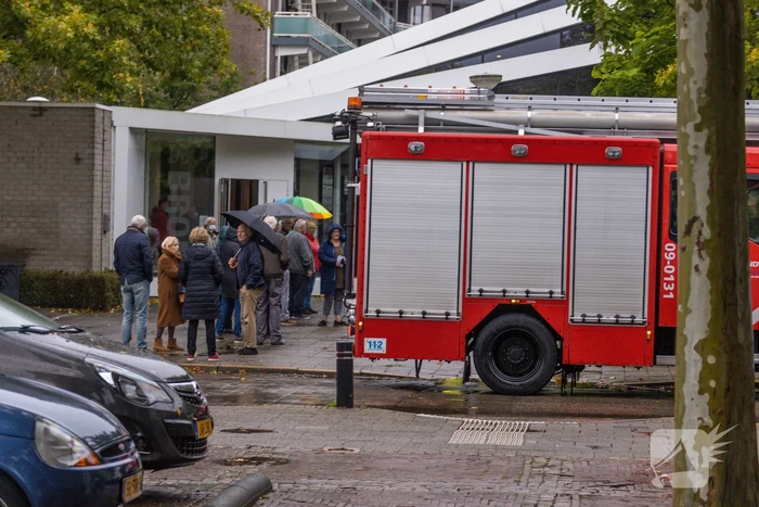 Man wordt niet goed tijdens vaccinatie griepprik in Protestantse kerk De Bron