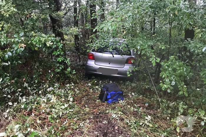 Auto vliegt uit de bocht op knooppunt Hoevelaken