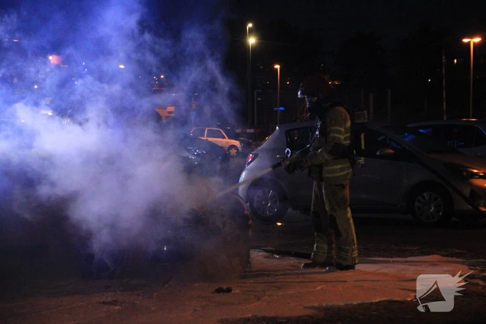 Personenauto gaat in vlammen op
