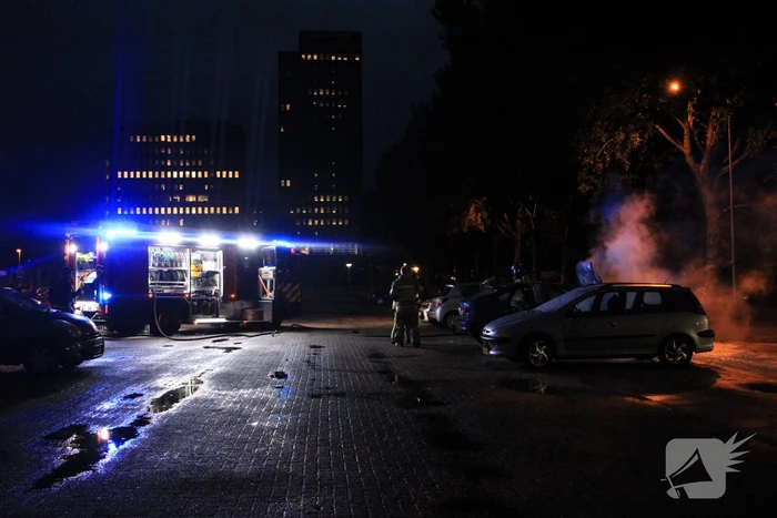 Personenauto gaat in vlammen op