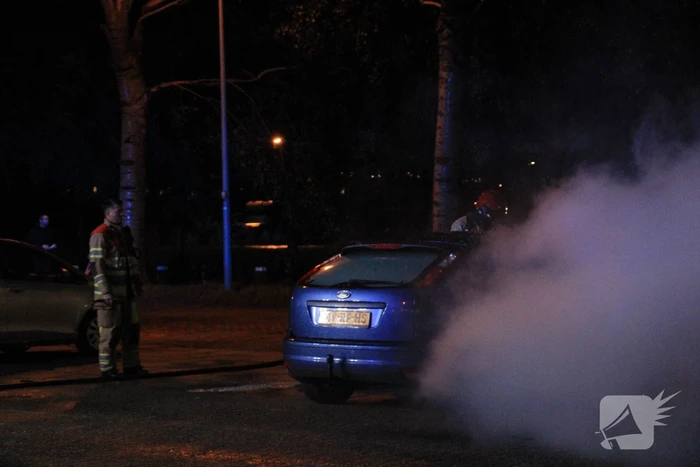 Personenauto gaat in vlammen op