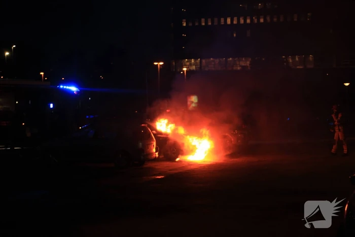 Personenauto gaat in vlammen op