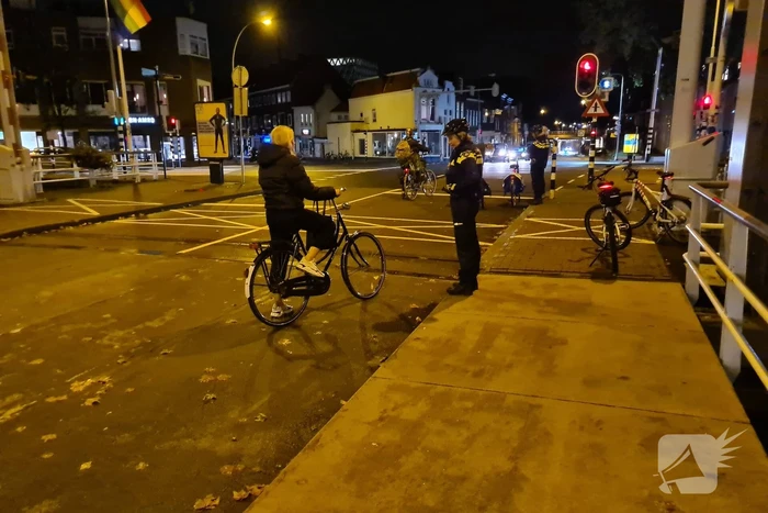 Meerdere bekeuringen na controle op fietsverlichting
