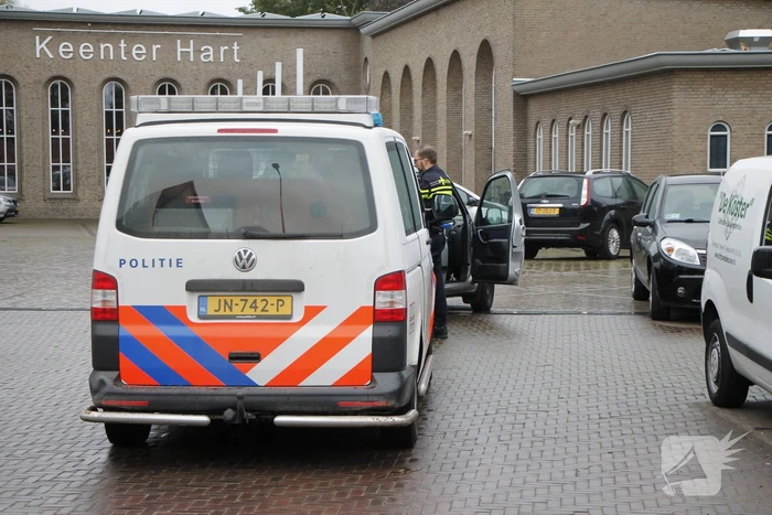 Grote hoeveelheid nep-merkkleding in bestelbus in beslag genomen