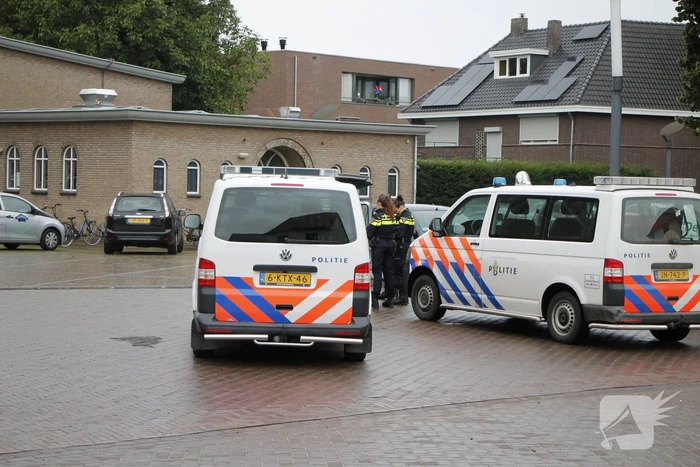 Grote hoeveelheid nep-merkkleding in bestelbus in beslag genomen