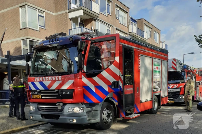 Appartement op tweede verdieping vol rook na brand in keuken