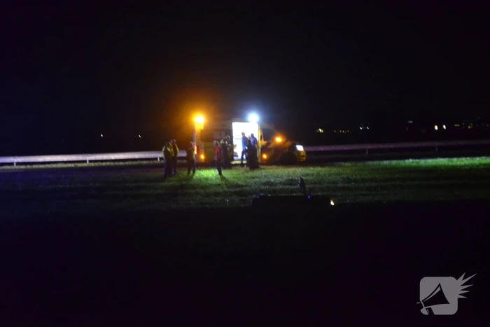 Personenauto in de sloot