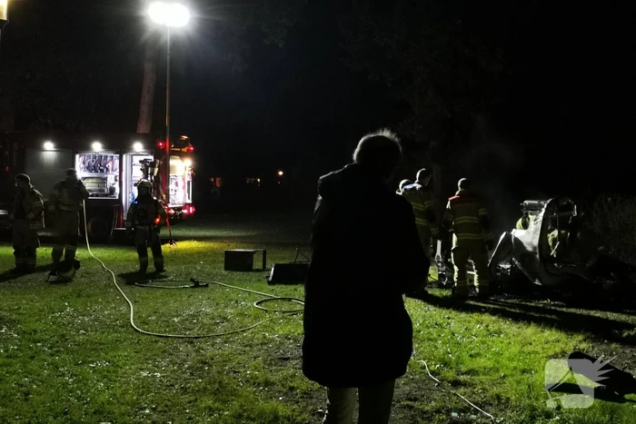 Caravan in brand op vakantiepark