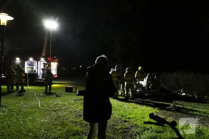 Caravan in brand op vakantiepark
