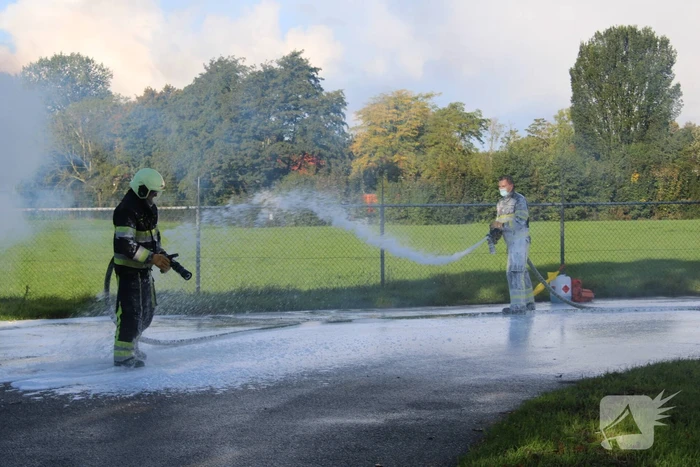 Brand in ton achter tankstation