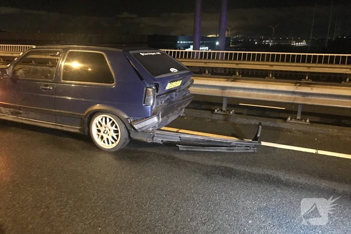 Kop-staartbotsing tussen drie auto's