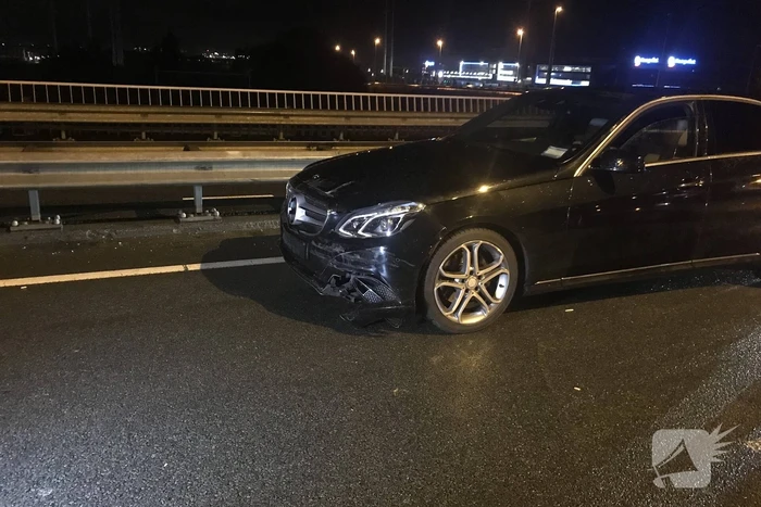 Kop-staartbotsing tussen drie auto's