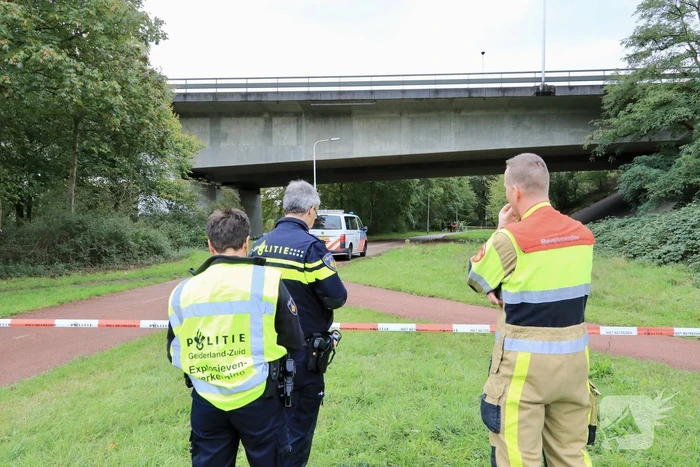 Mogelijk explosief aangetroffen onder viaduct