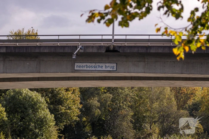 Mogelijk explosief aangetroffen onder viaduct