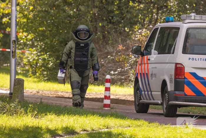 Mogelijk explosief aangetroffen onder viaduct