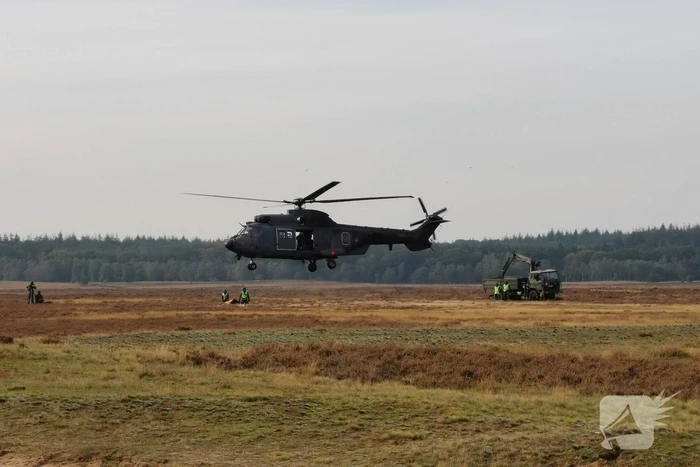 Brandweer en Landmacht oefenen boven Ginkelse Heide
