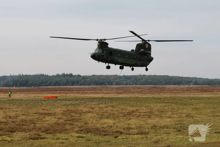 Brandweer en Landmacht oefenen boven Ginkelse Heide