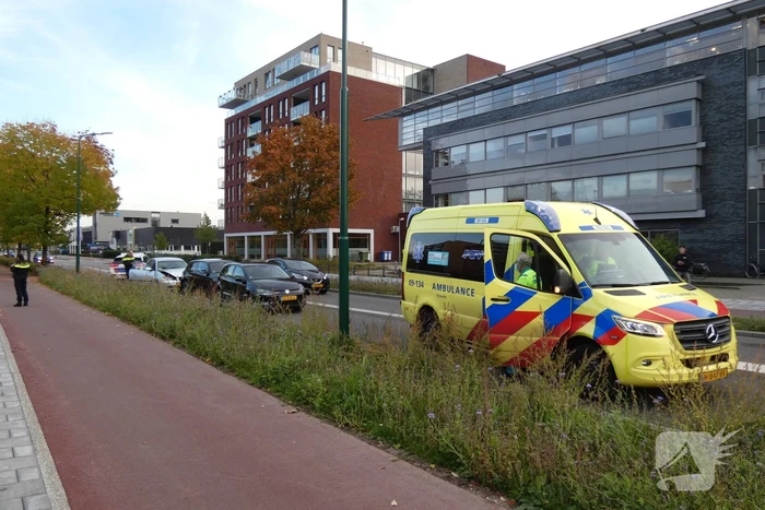 Kop-staart aanrijding tussen drie voertuigen