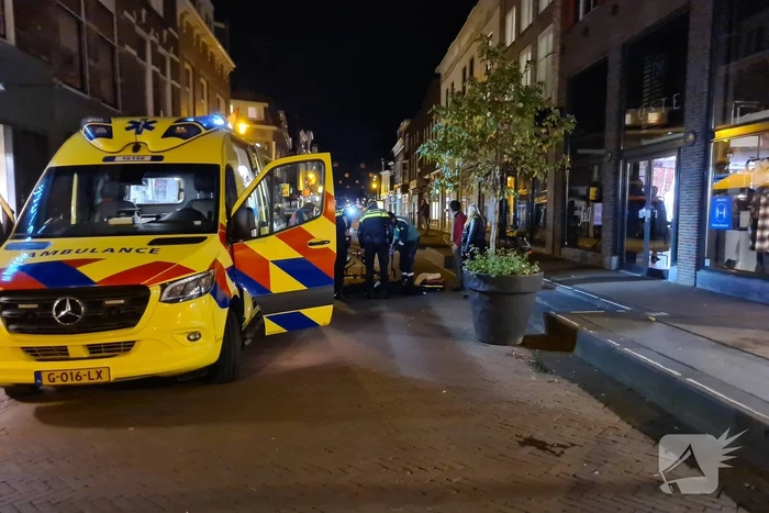 Man wijkt uit en slaat over de kop