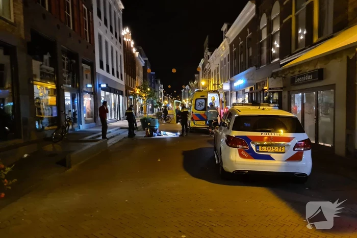Man wijkt uit en slaat over de kop