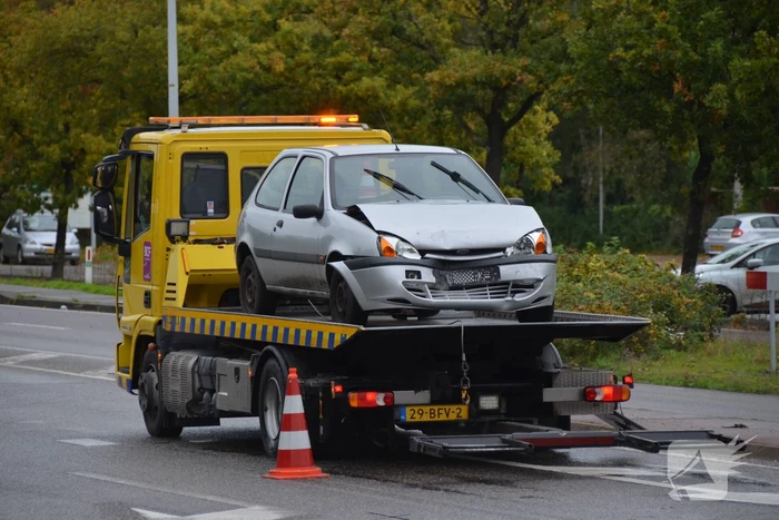 Kop-staart botsing tussen twee voertuigen
