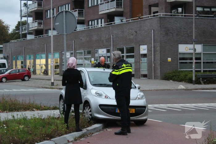 Fietser gewond na botsing met auto Bilgaardpassage