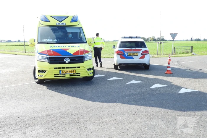 Motorrijder gewond na botsing met auto op kruising