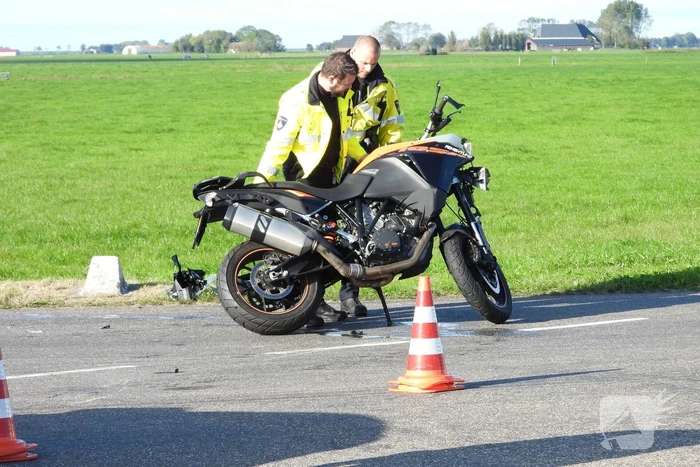 Motorrijder gewond na botsing met auto op kruising