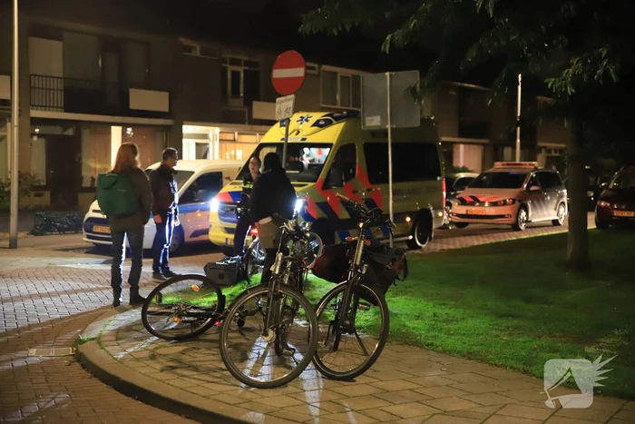 Fietser remt en slaat over de kop