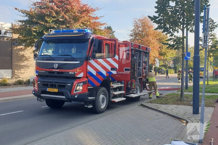 Grote brand onder appartementencomplex
