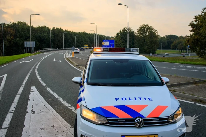 Flinke schade tussen twee voertuigen op kruising
