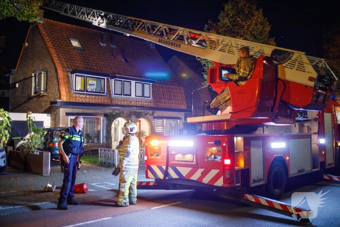 Brand in schoorsteen van woning