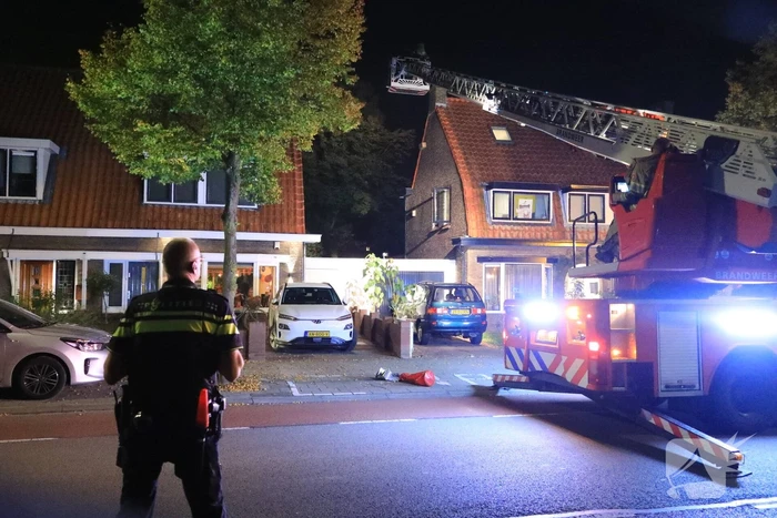 Brand in schoorsteen van woning