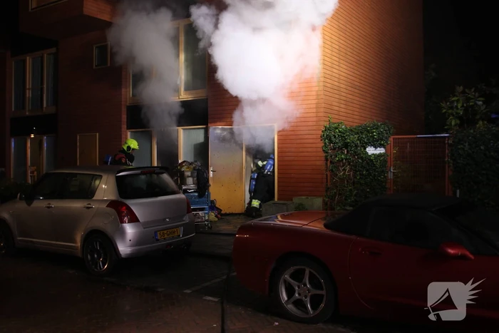 Veel rook bij brand in woning