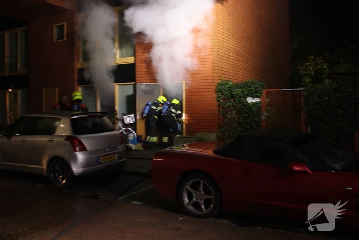 Veel rook bij brand in woning