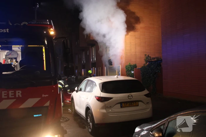 Veel rook bij brand in woning