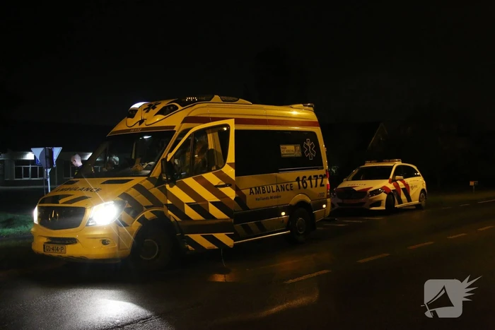 Scooterrijder rijdt sloot in