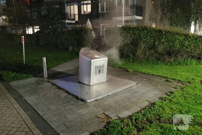 Flinke brand in ondergrondse container