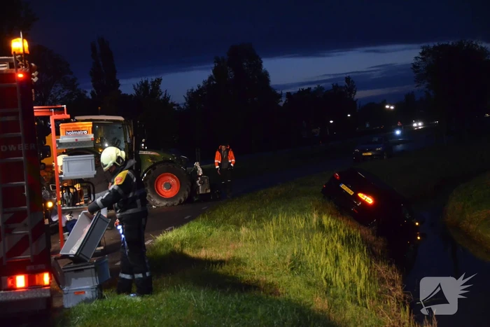 Bestuurder auto gewond bij botsing met tractor