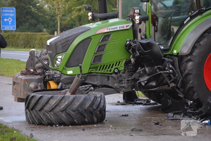 Bestuurder auto gewond bij botsing met tractor