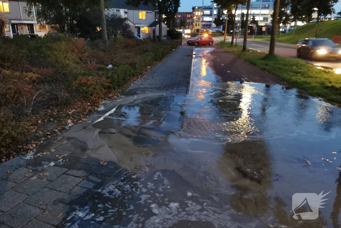 Waterballet na gesprongen leiding