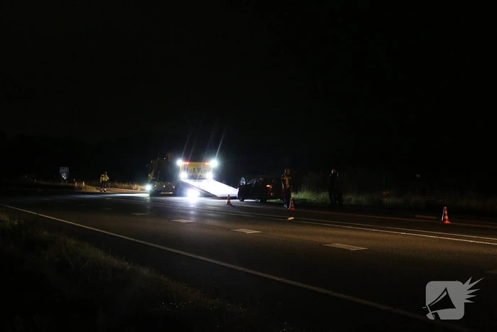 Personenauto heeft schade na aanrijding met hert