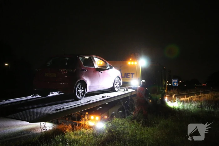 Personenauto heeft schade na aanrijding met hert