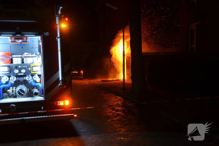 Uitslaande brand in garagebox