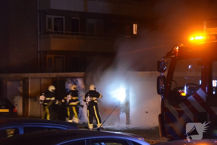 Uitslaande brand in garagebox