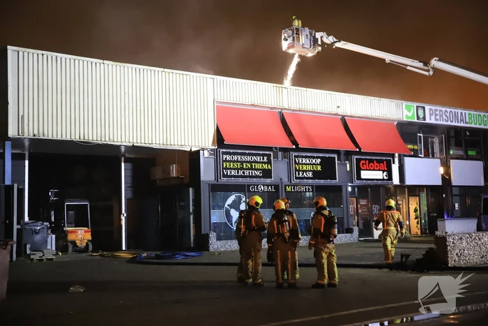Grote brand in bedrijfspand