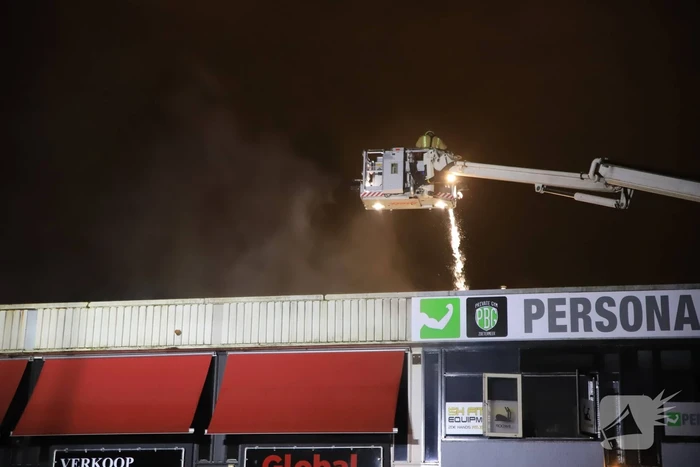 Grote brand in bedrijfspand