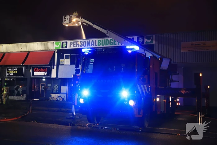 Grote brand in bedrijfspand